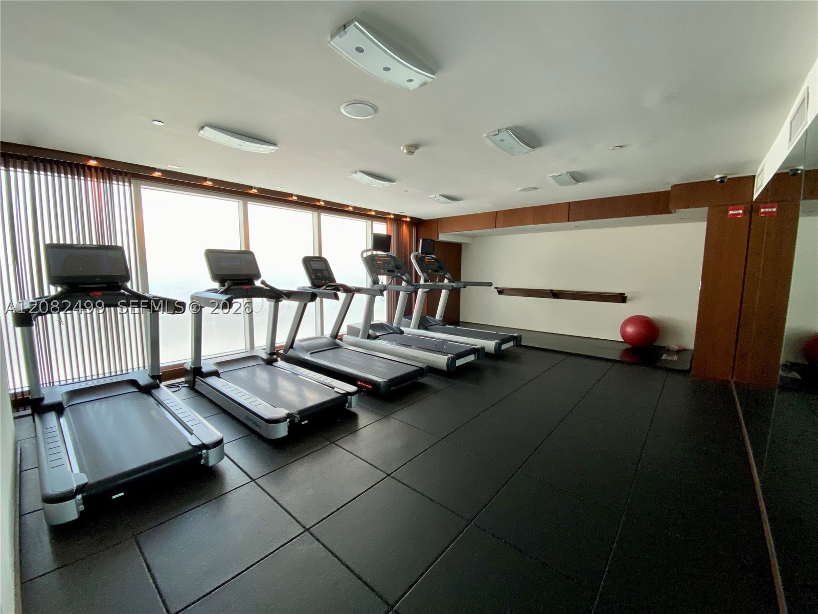 325 S Biscayne Blvd #1423 Miami, FL 33131
