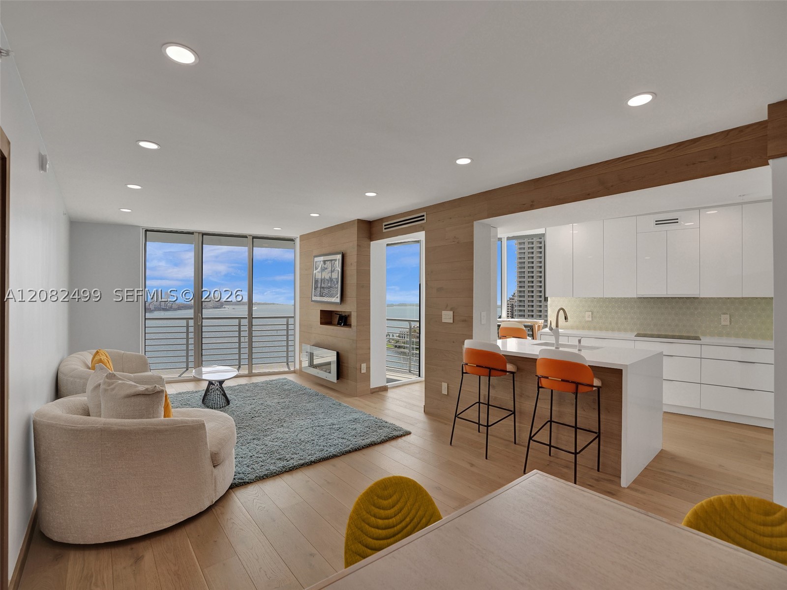 325 S Biscayne Blvd #1423 Miami, FL 33131