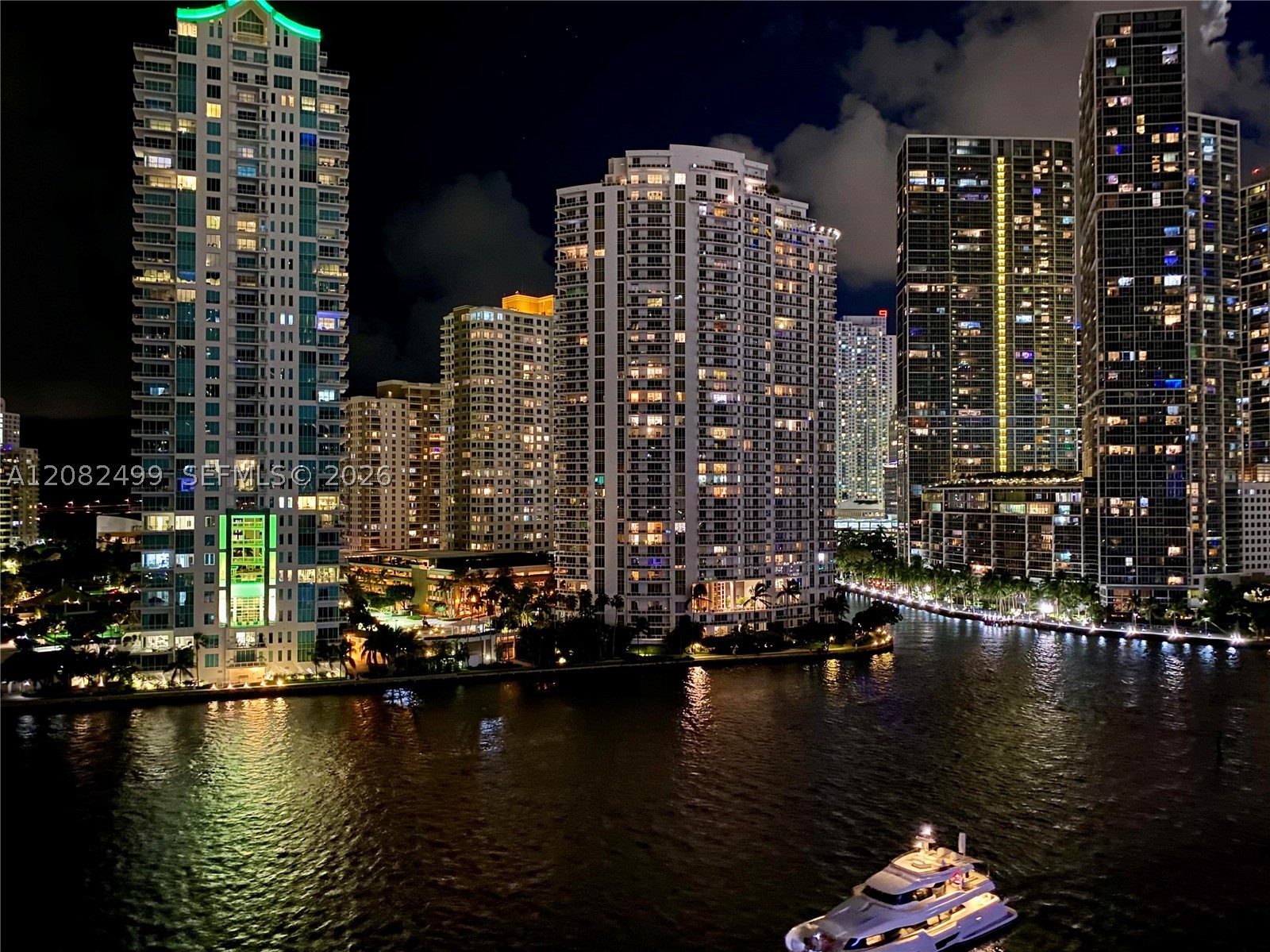 325 S Biscayne Blvd #1423 Miami, FL 33131