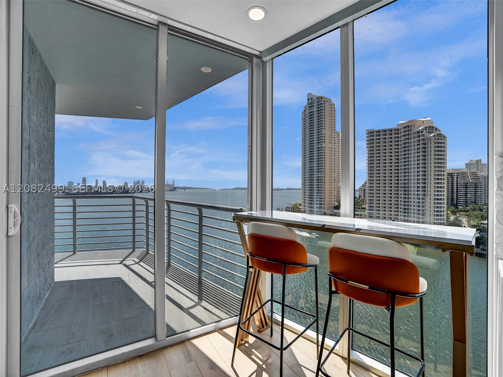 325 S Biscayne Blvd #1423 Miami, FL 33131