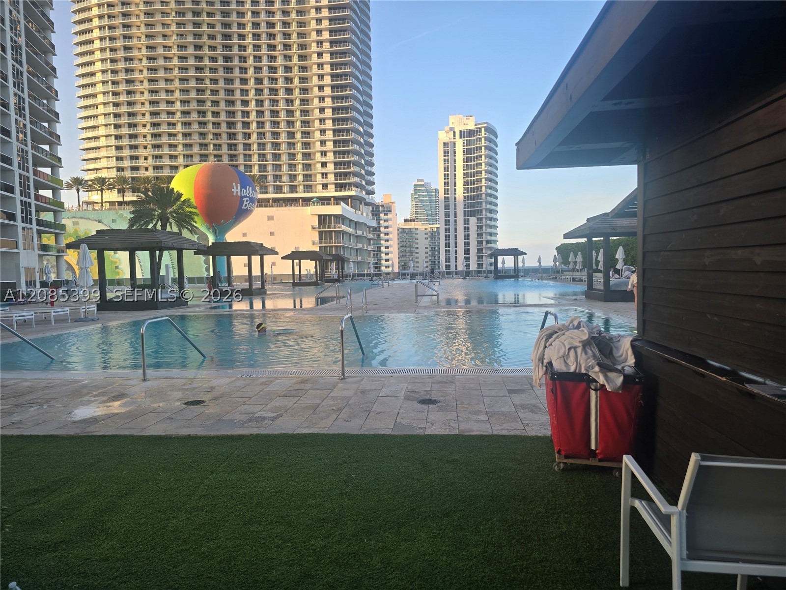 image Beach Club 32