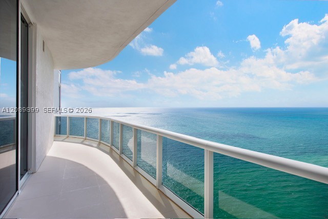 16001 Collins Ave #4102