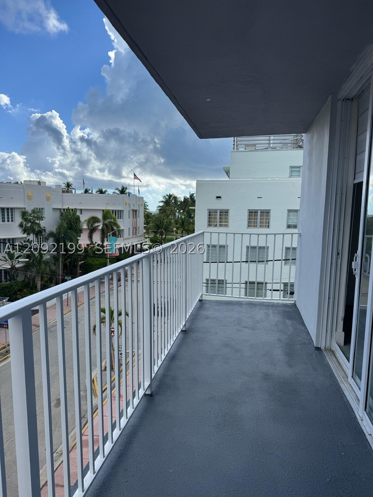 1255 Collins Ave #406