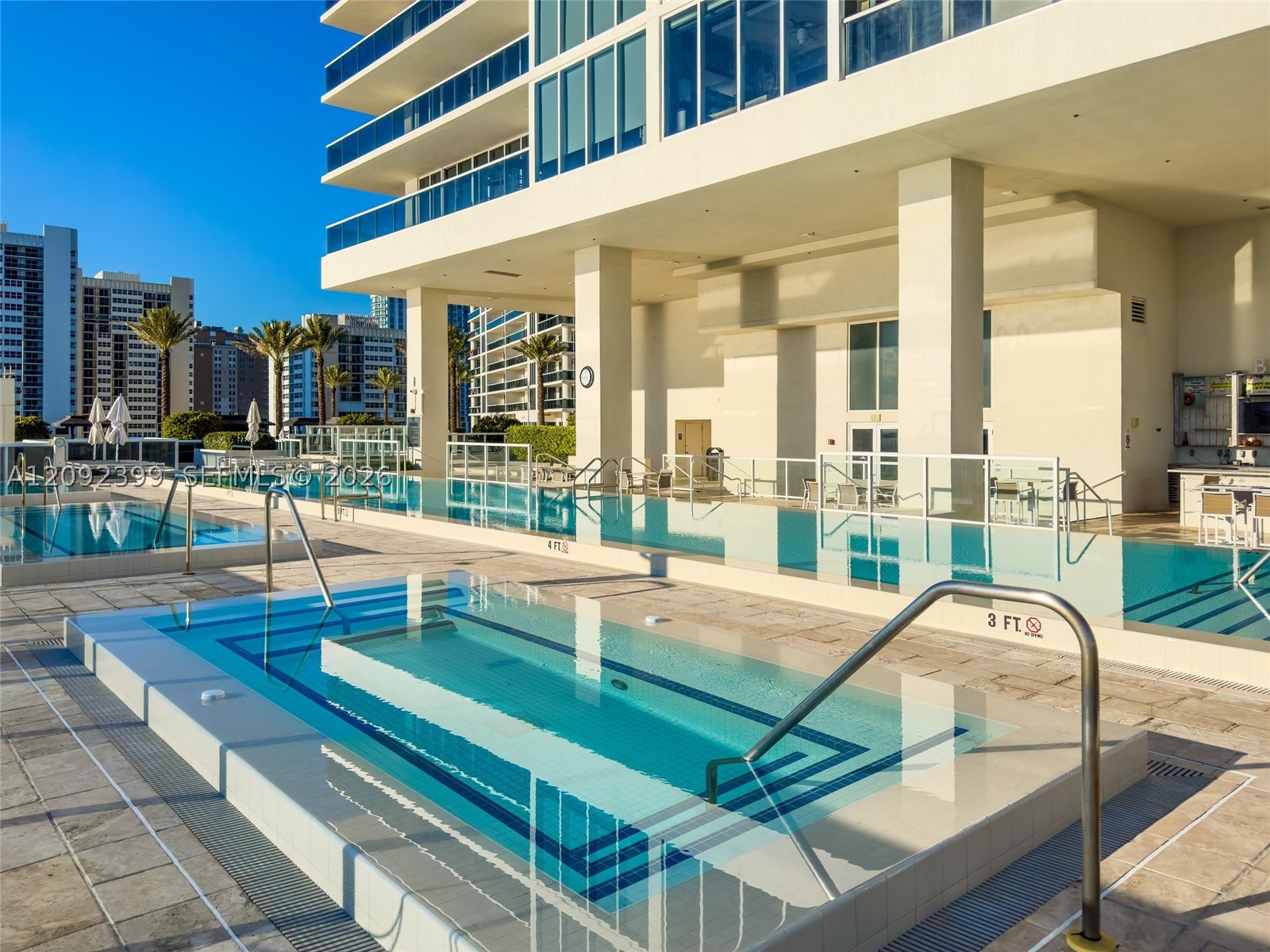 image Beach Club 222