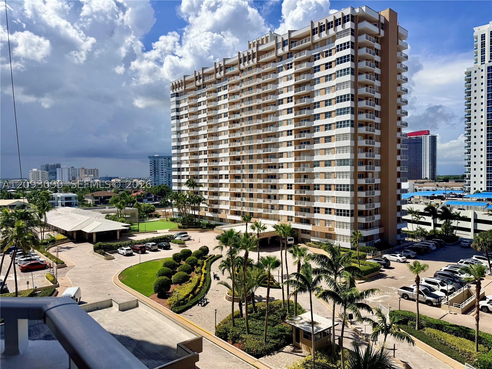 1965 S Ocean Dr #18C