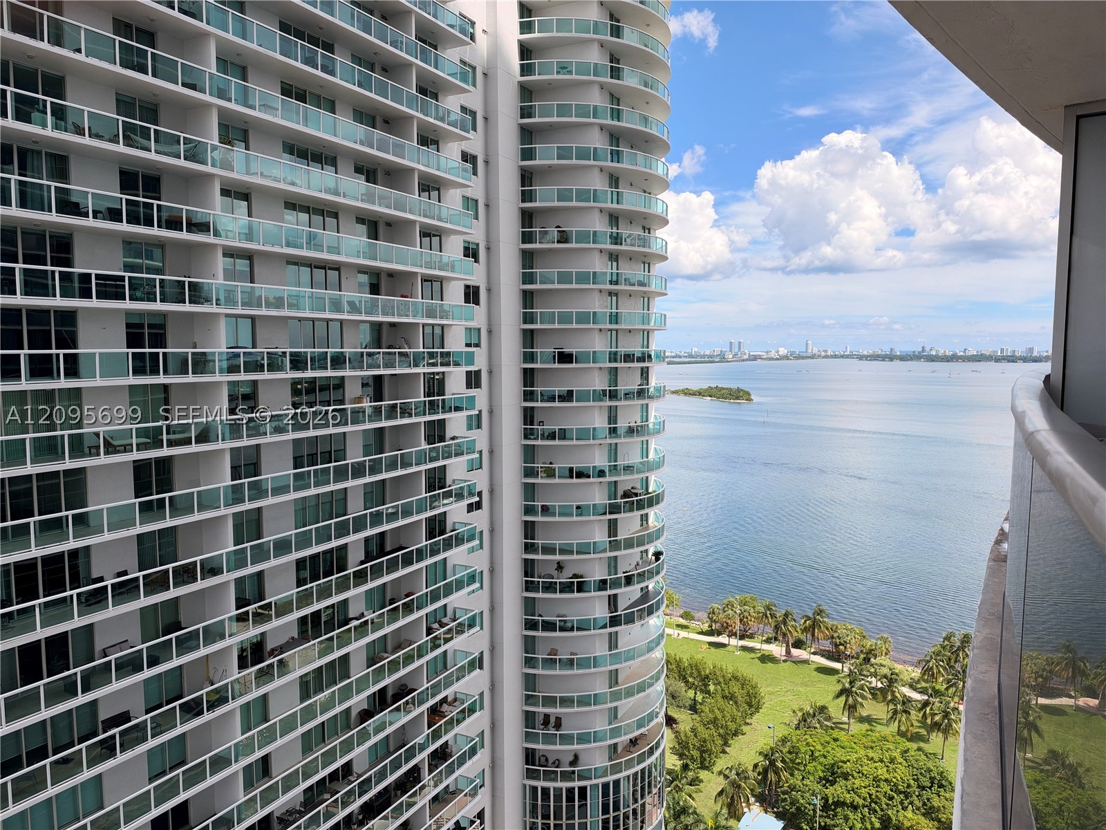 image Aria on the Bay21