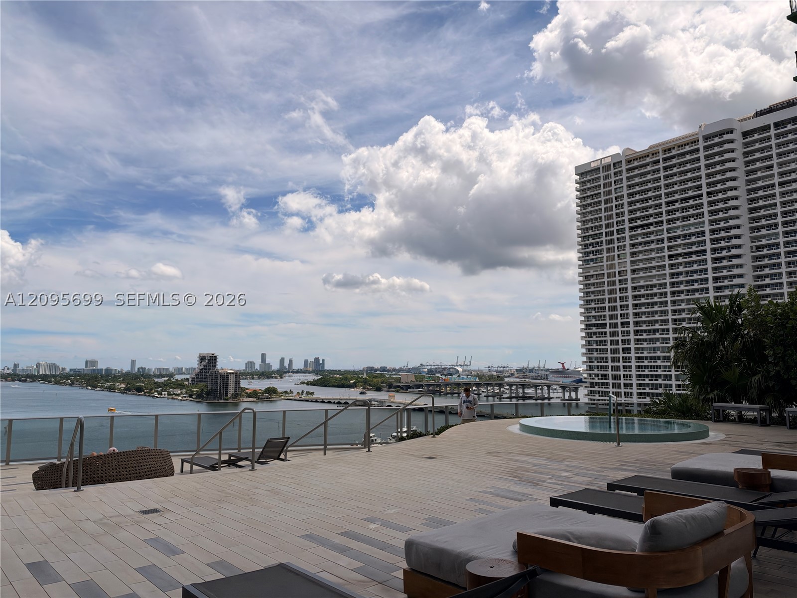 image Aria on the Bay30