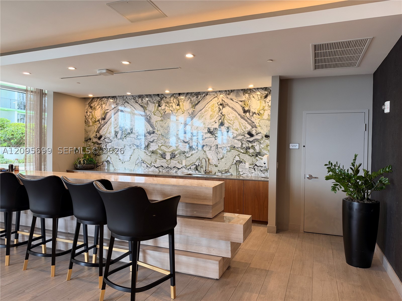 image Aria on the Bay35