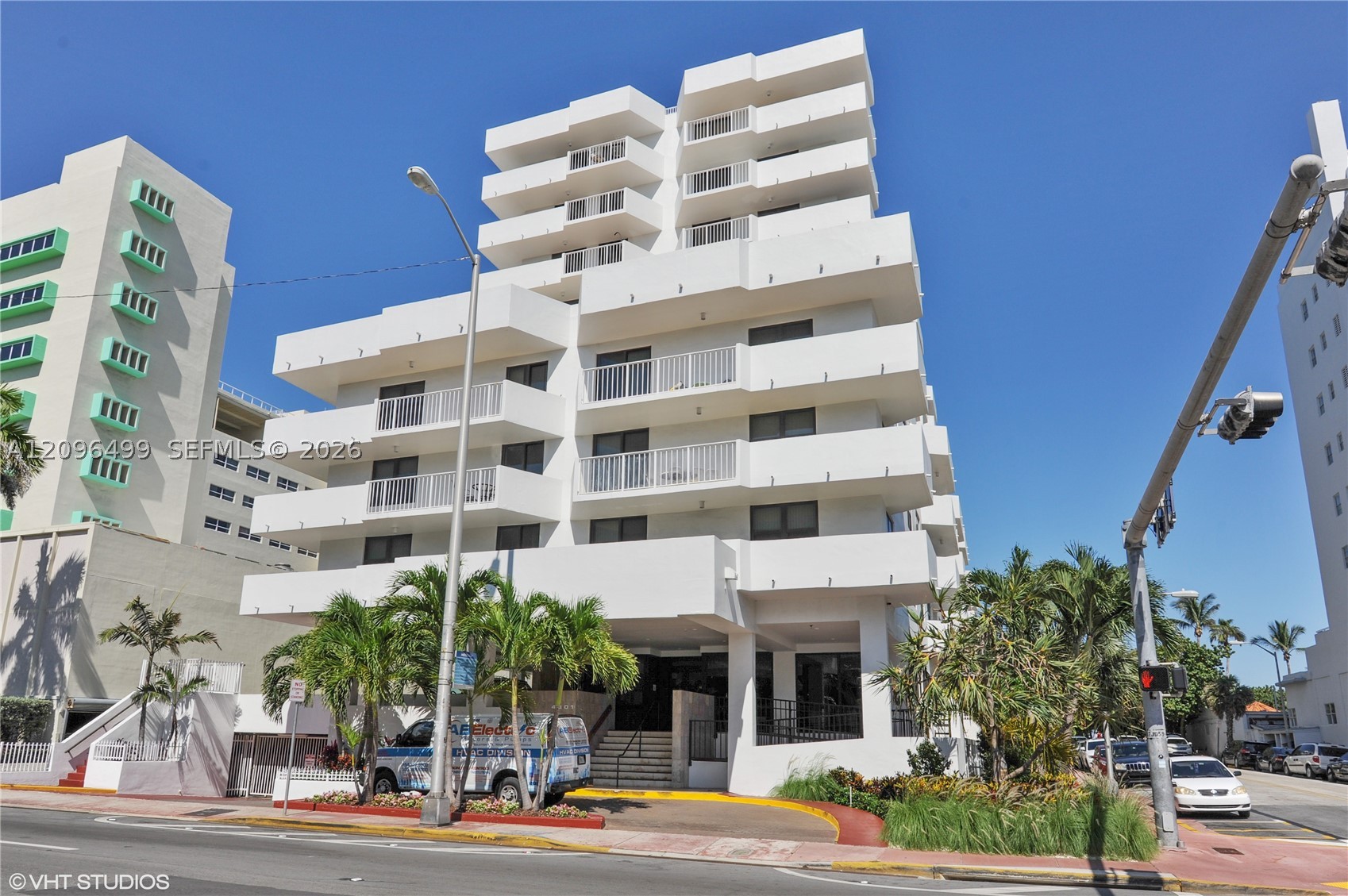 4301 Collins Ave #901 Miami Beach, FL 33140