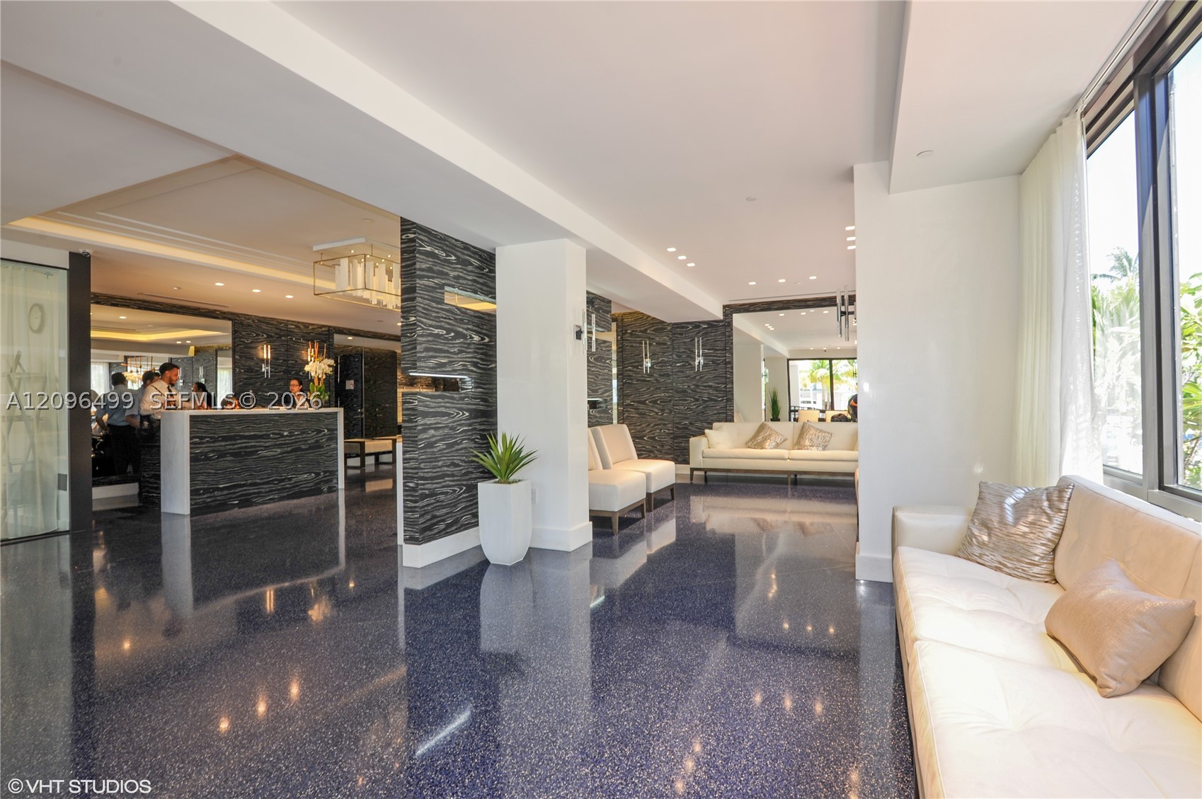 4301 Collins Ave #901 Miami Beach, FL 33140