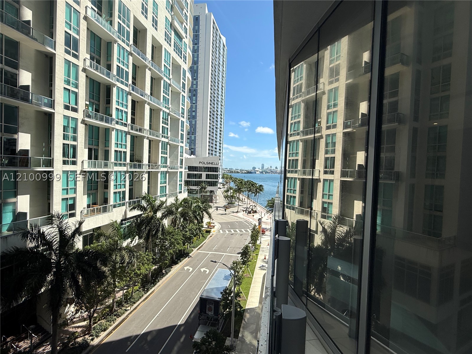 image Aston Martin Residences11