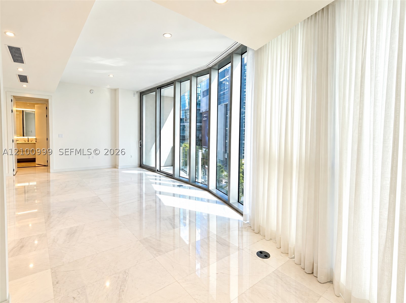image Aston Martin Residences4