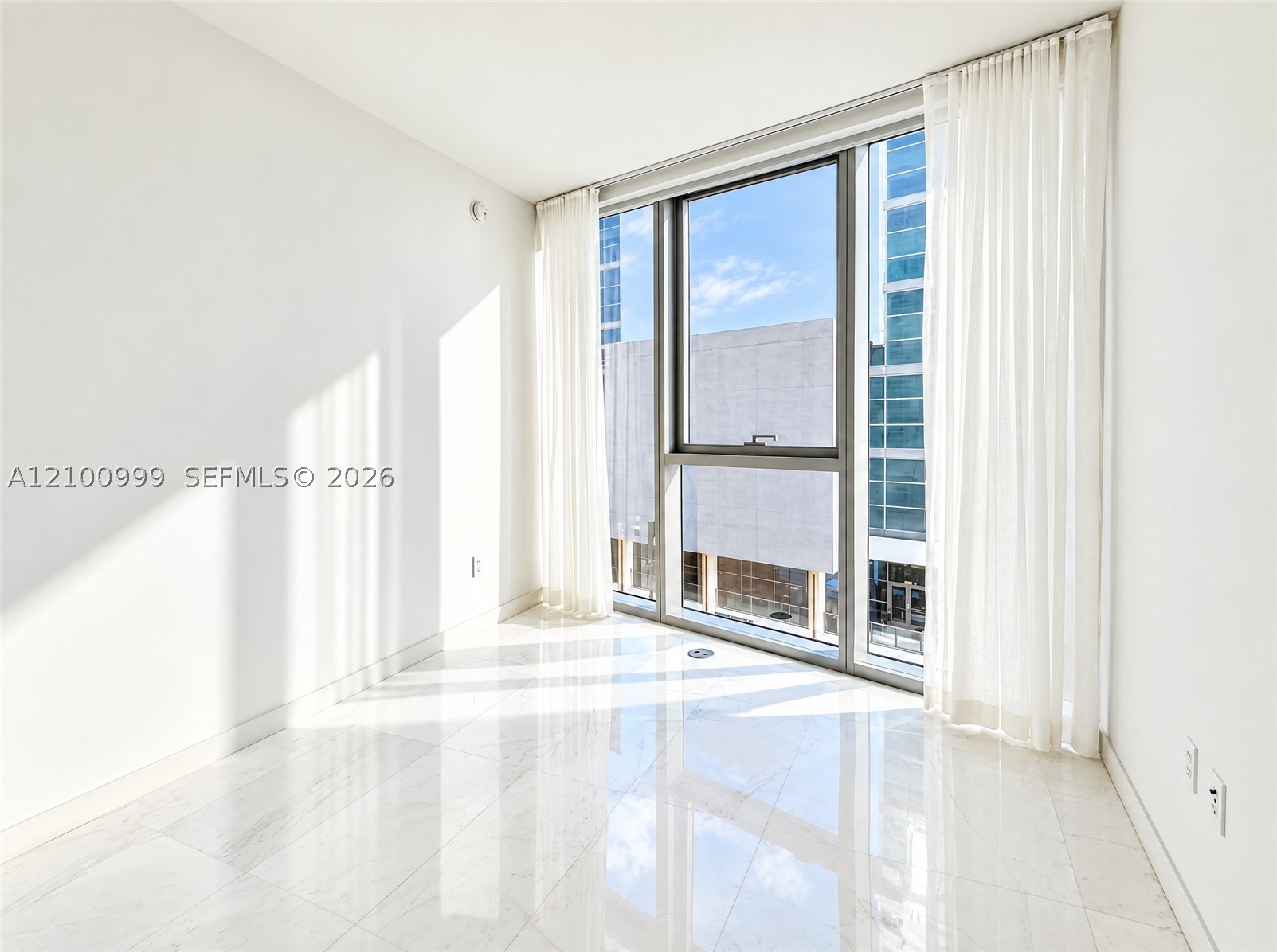image Aston Martin Residences5