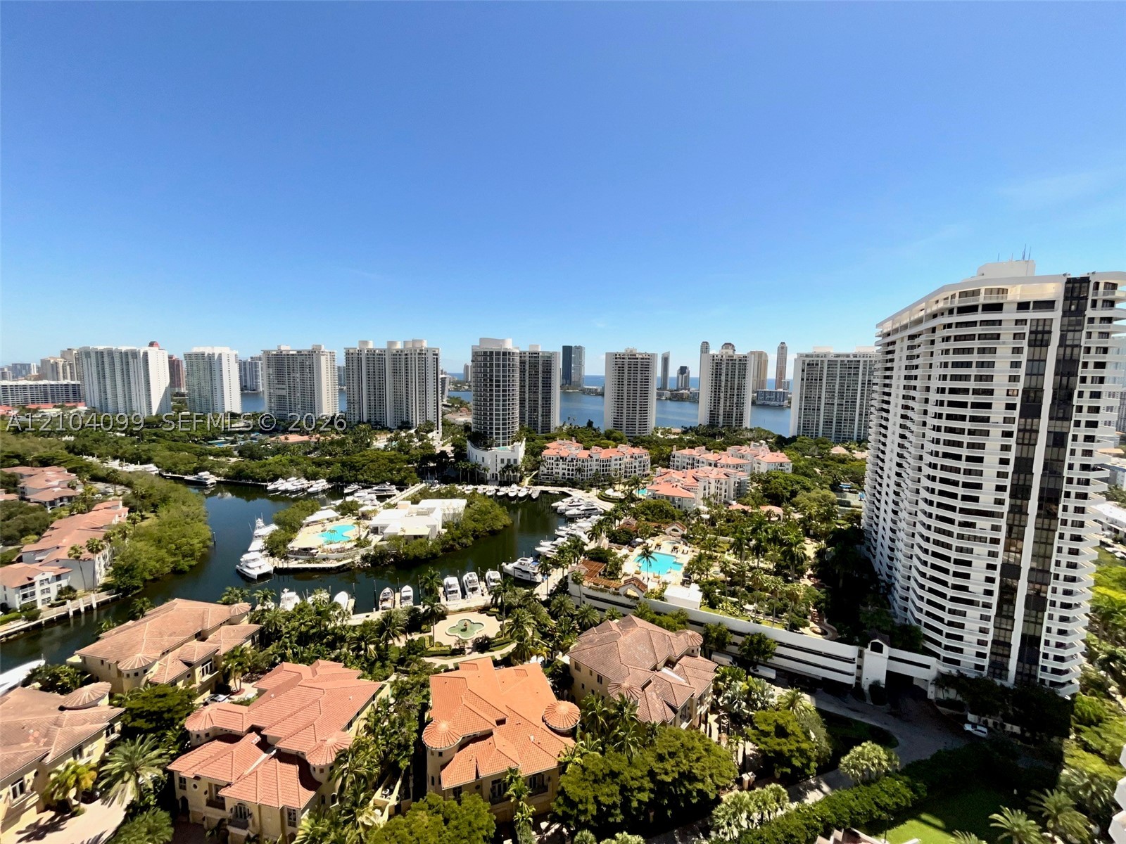 1000 W Island Blvd #2707
