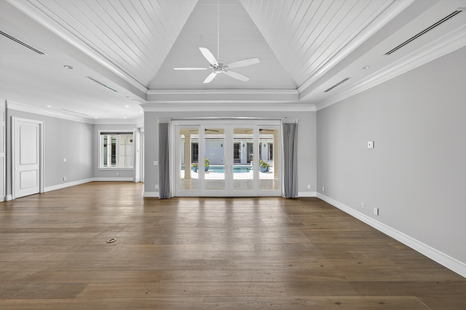 544 Live Oak Vero Beach, FL 32963