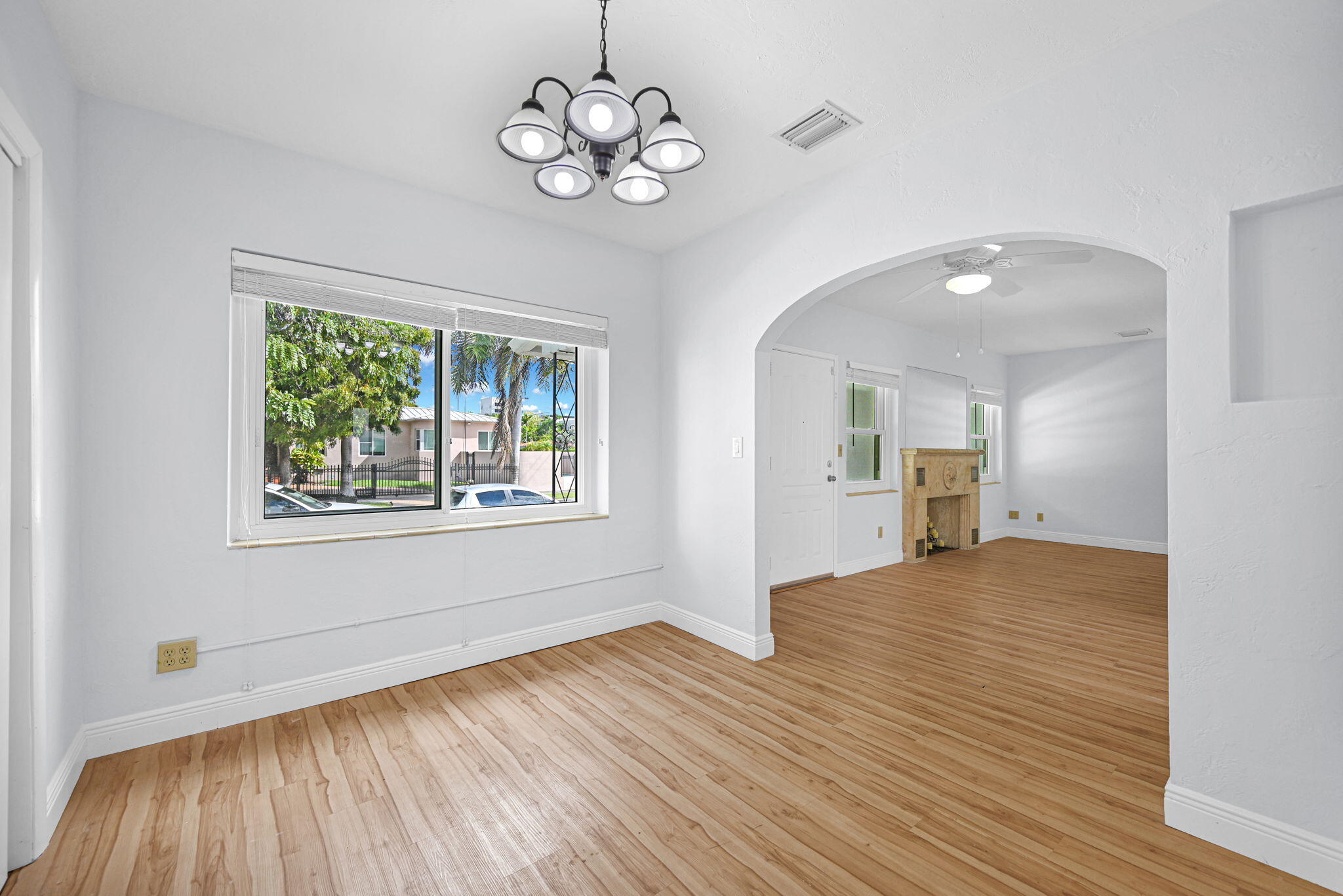 2200 SW 23rd Miami, FL 33145