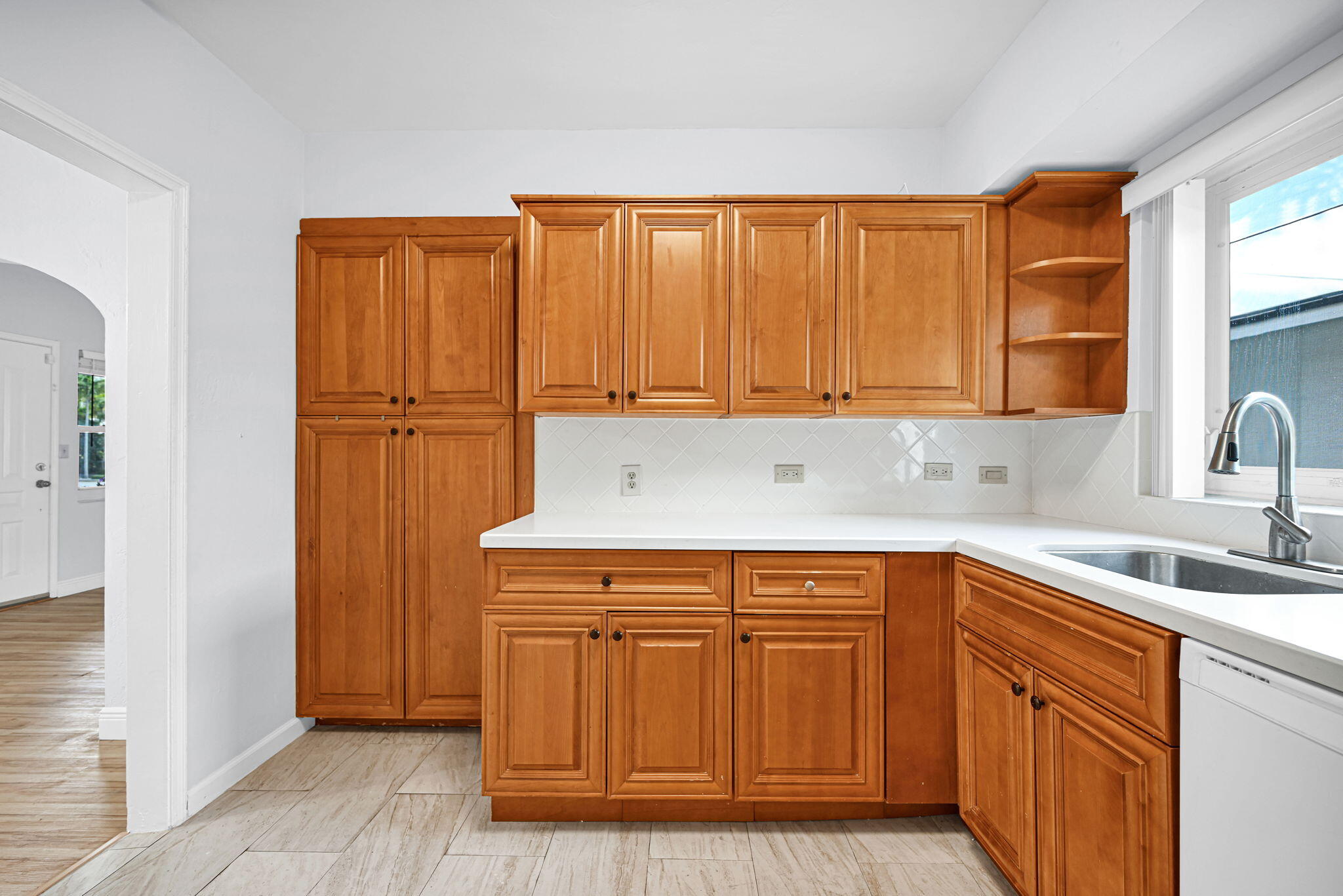 2200 SW 23rd Miami, FL 33145