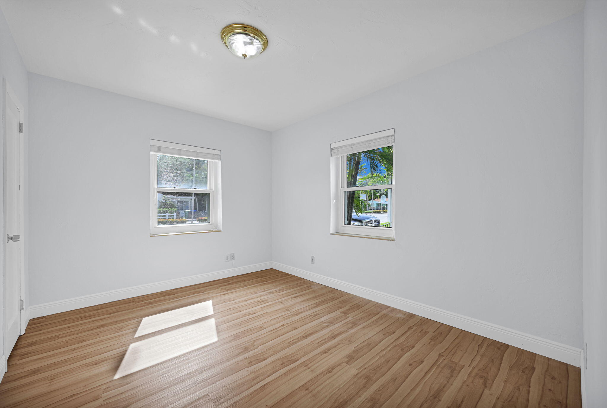 2200 SW 23rd Miami, FL 33145