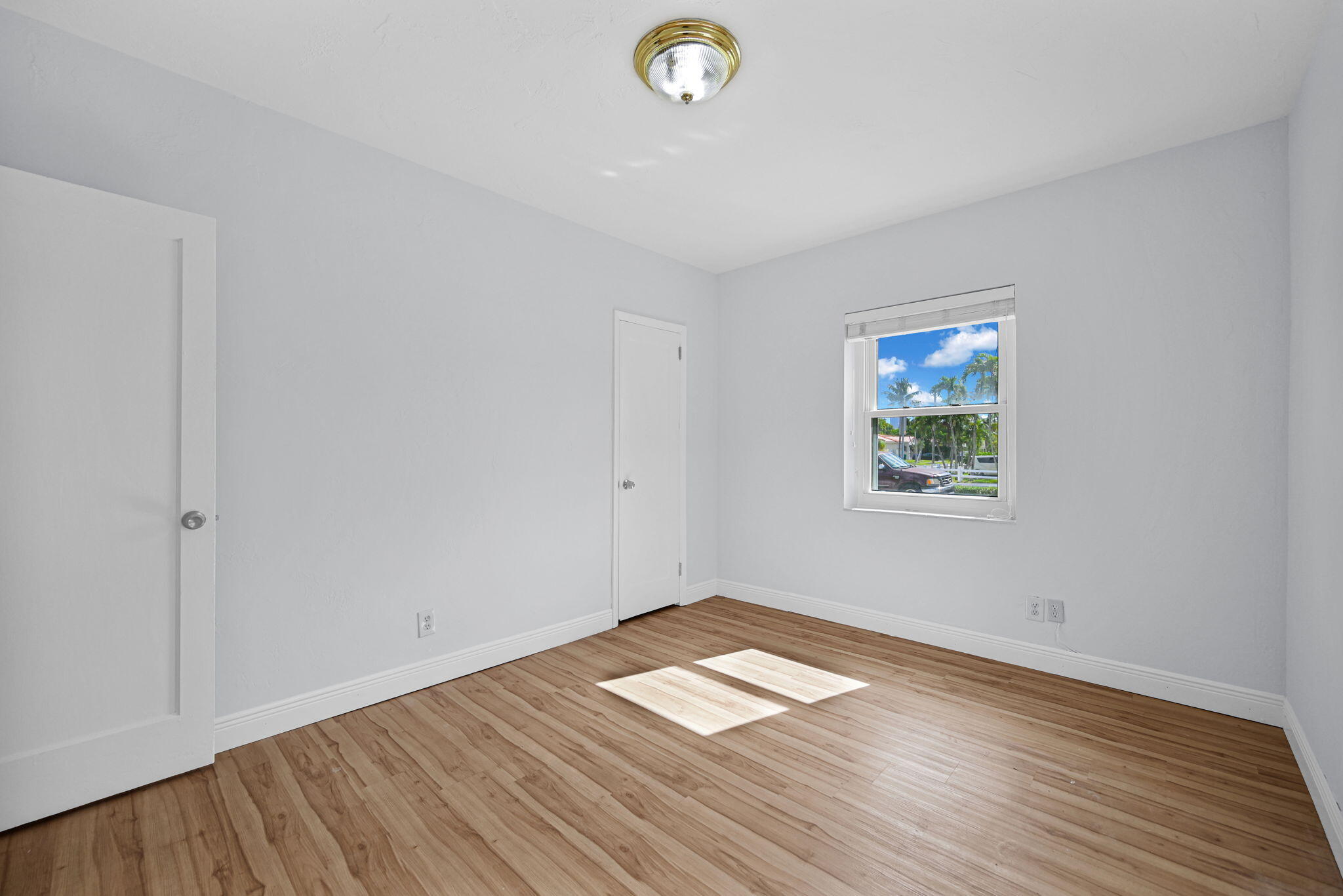 2200 SW 23rd Miami, FL 33145