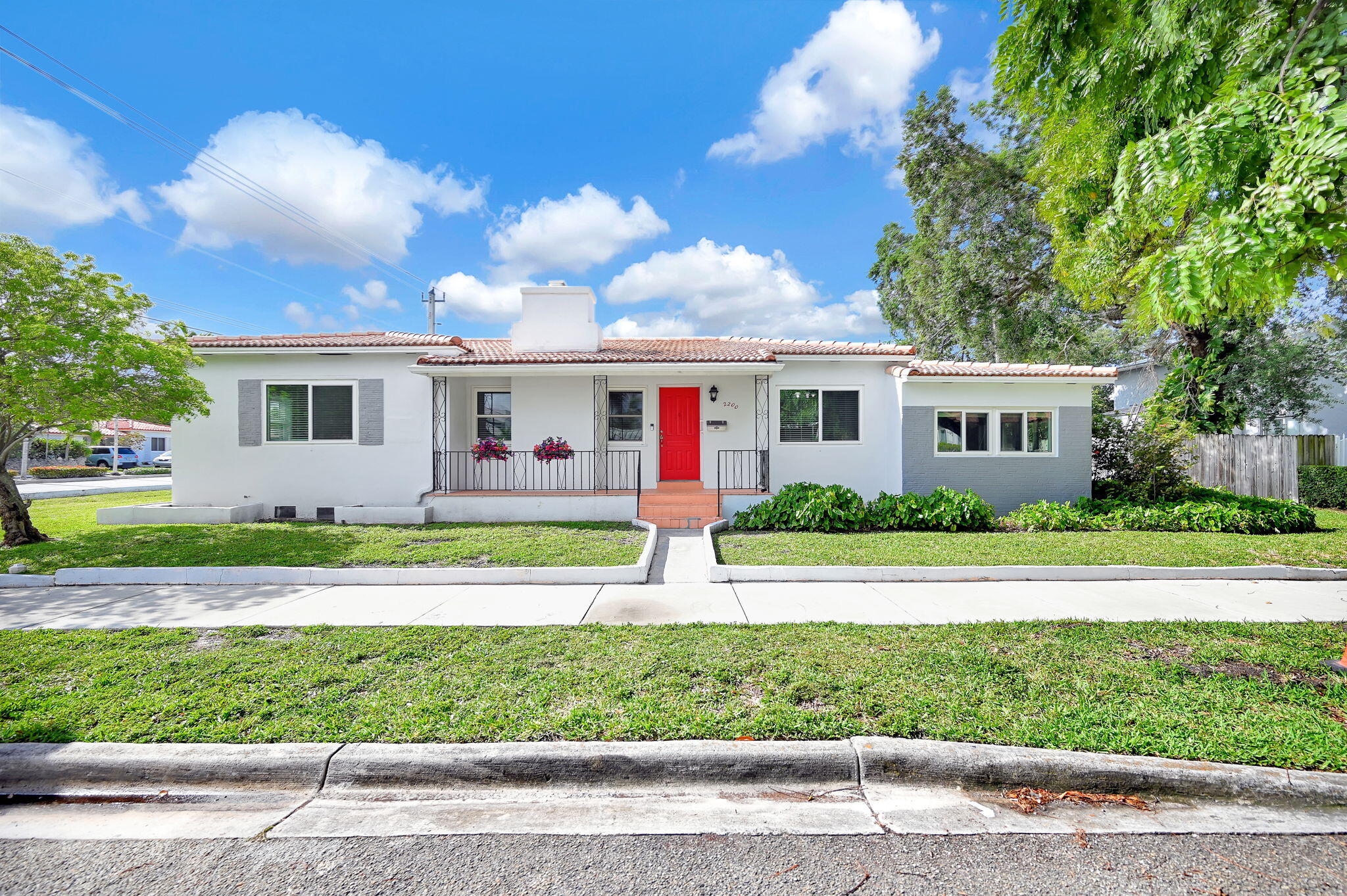 2200 SW 23rd Miami, FL 33145