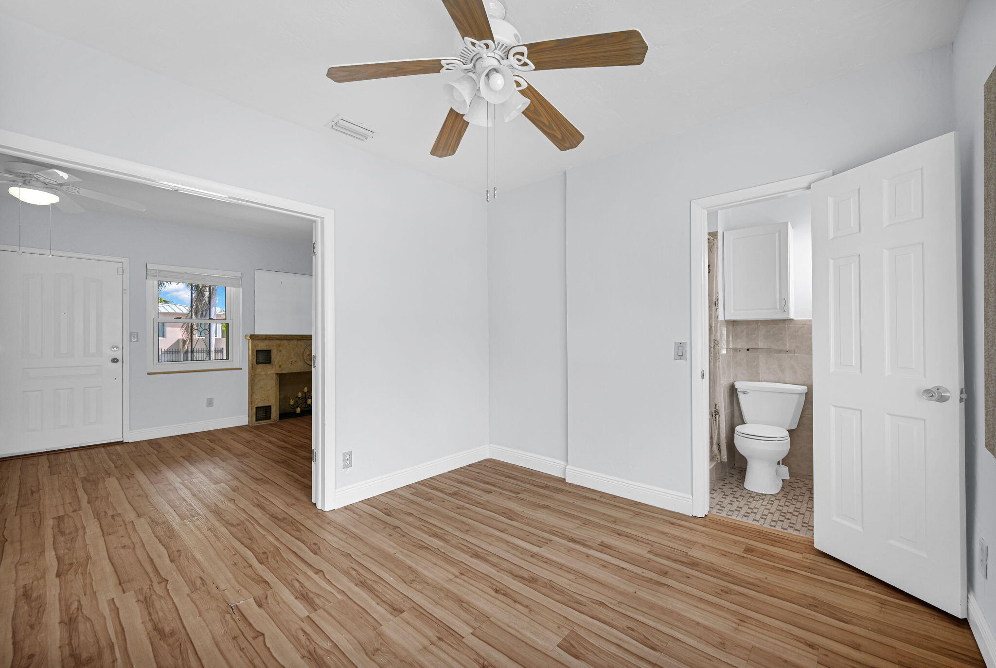 2200 SW 23rd Miami, FL 33145