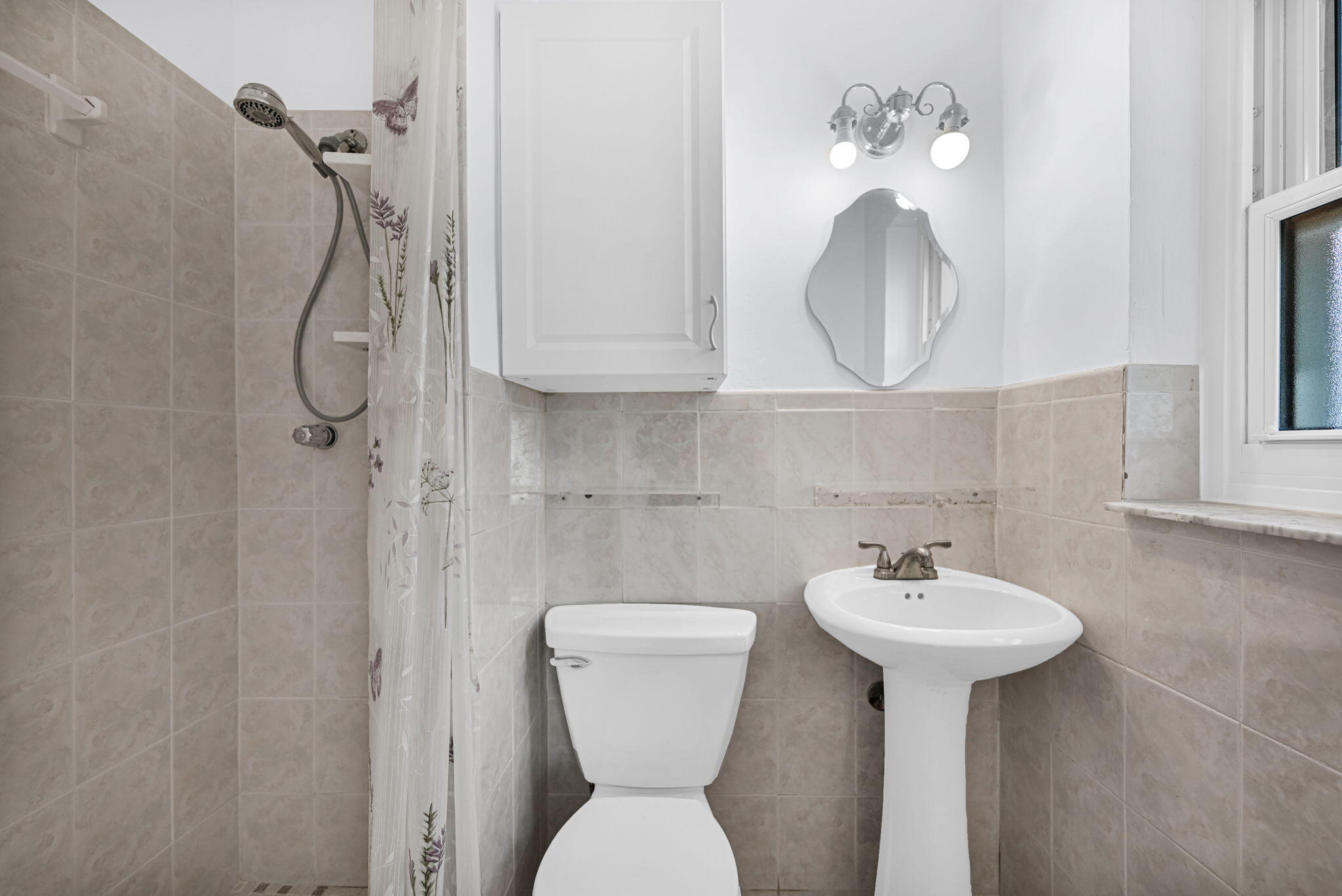 2200 SW 23rd Miami, FL 33145