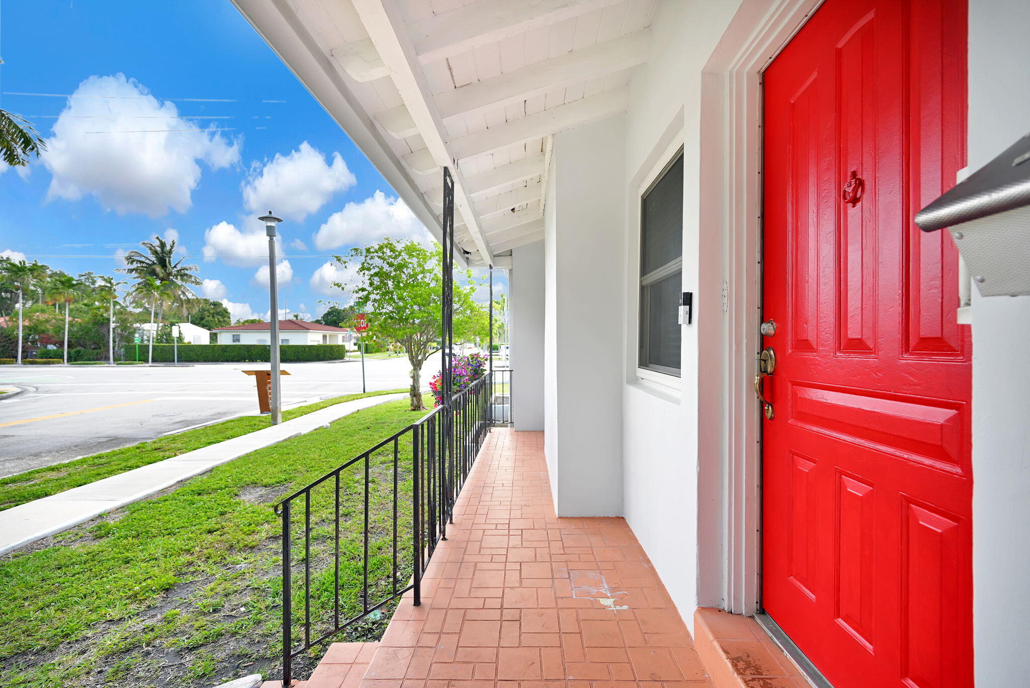 2200 SW 23rd Miami, FL 33145