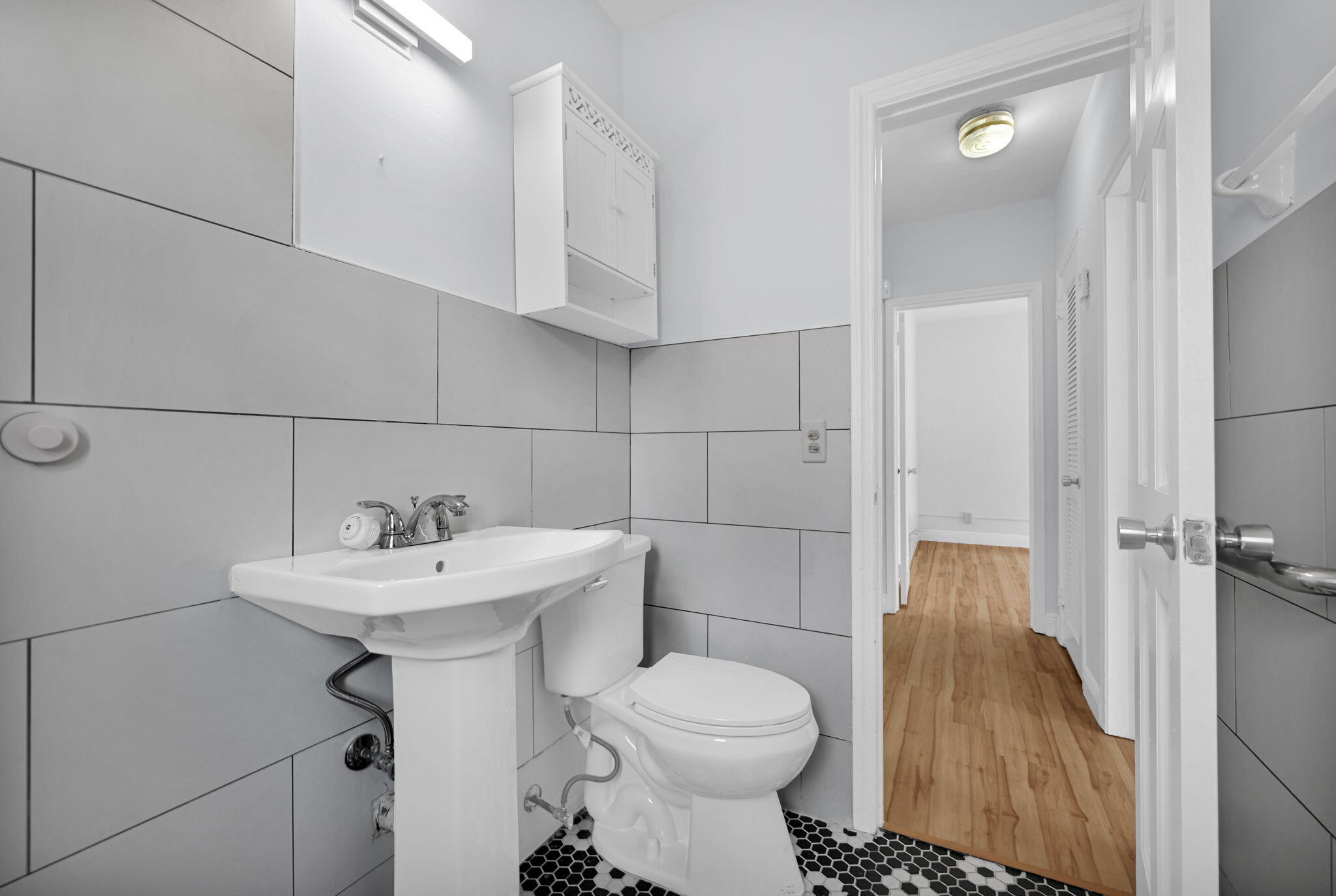 2200 SW 23rd Miami, FL 33145