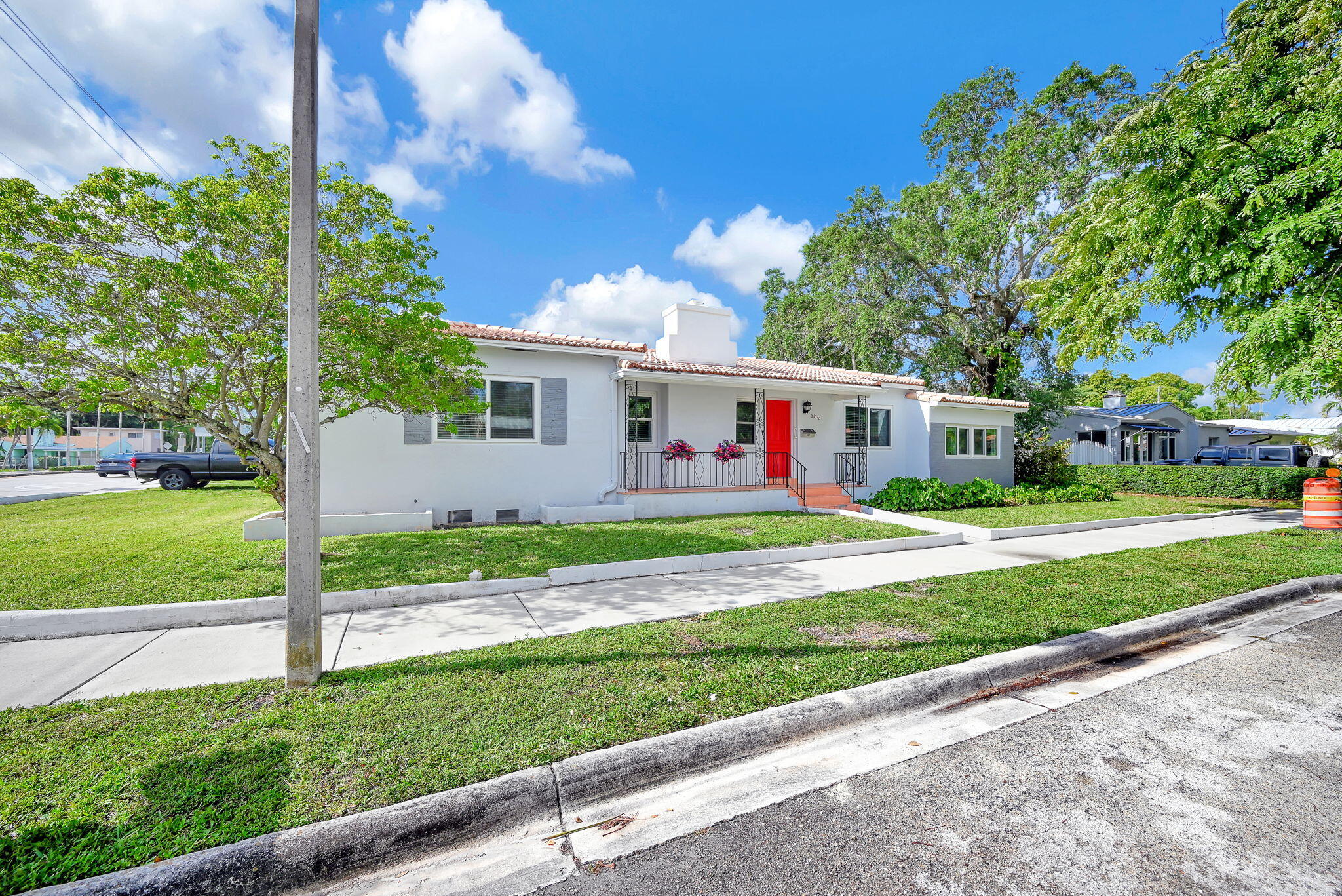 2200 SW 23rd Miami, FL 33145