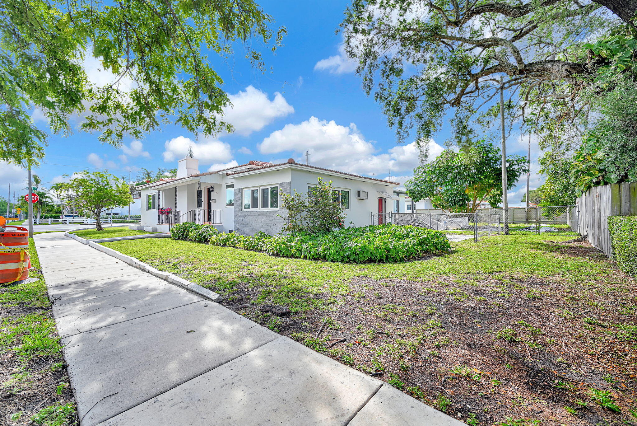 2200 SW 23rd Miami, FL 33145