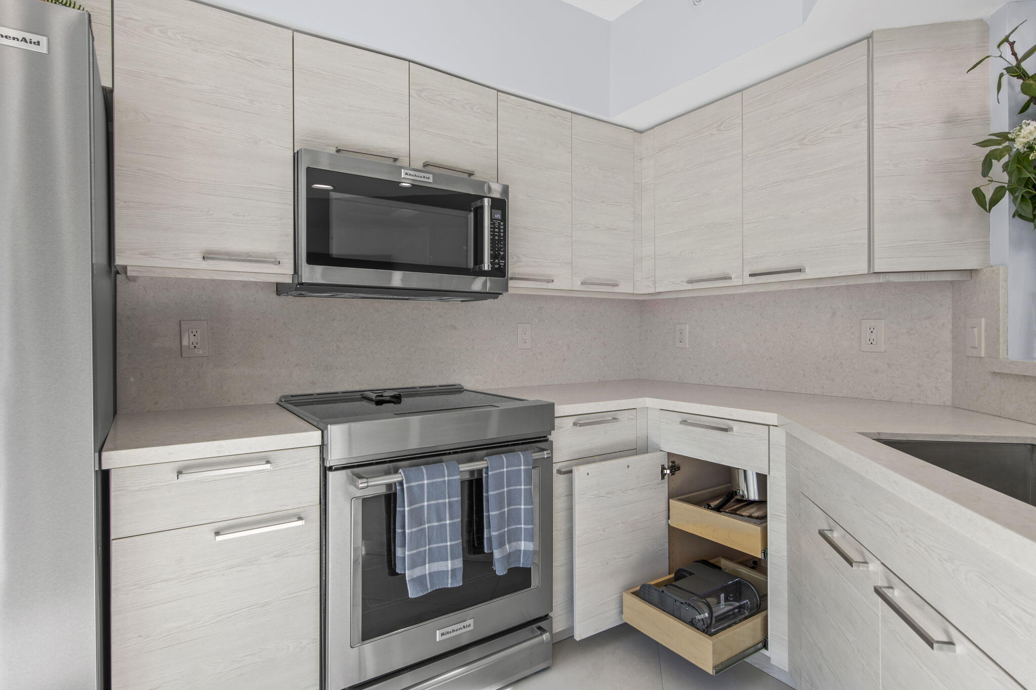 347 N New Riv #1104 Fort Lauderdale, FL 33301