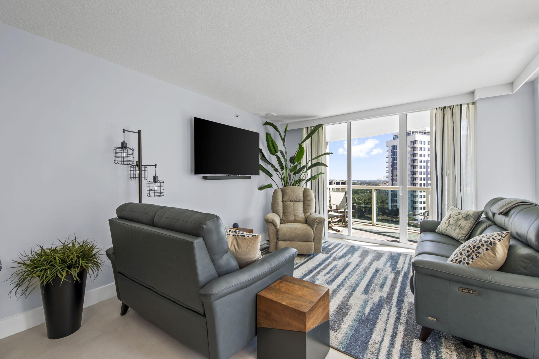 347 N New Riv #1104 Fort Lauderdale, FL 33301