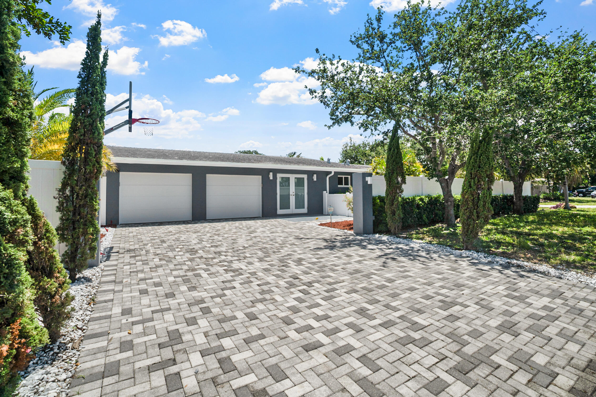 5496 NE 22nd