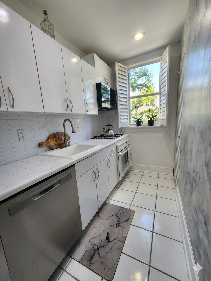 900 16th #102 Miami Beach, FL 33139
