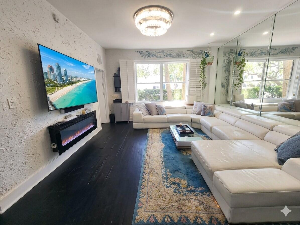900 16th #102 Miami Beach, FL 33139