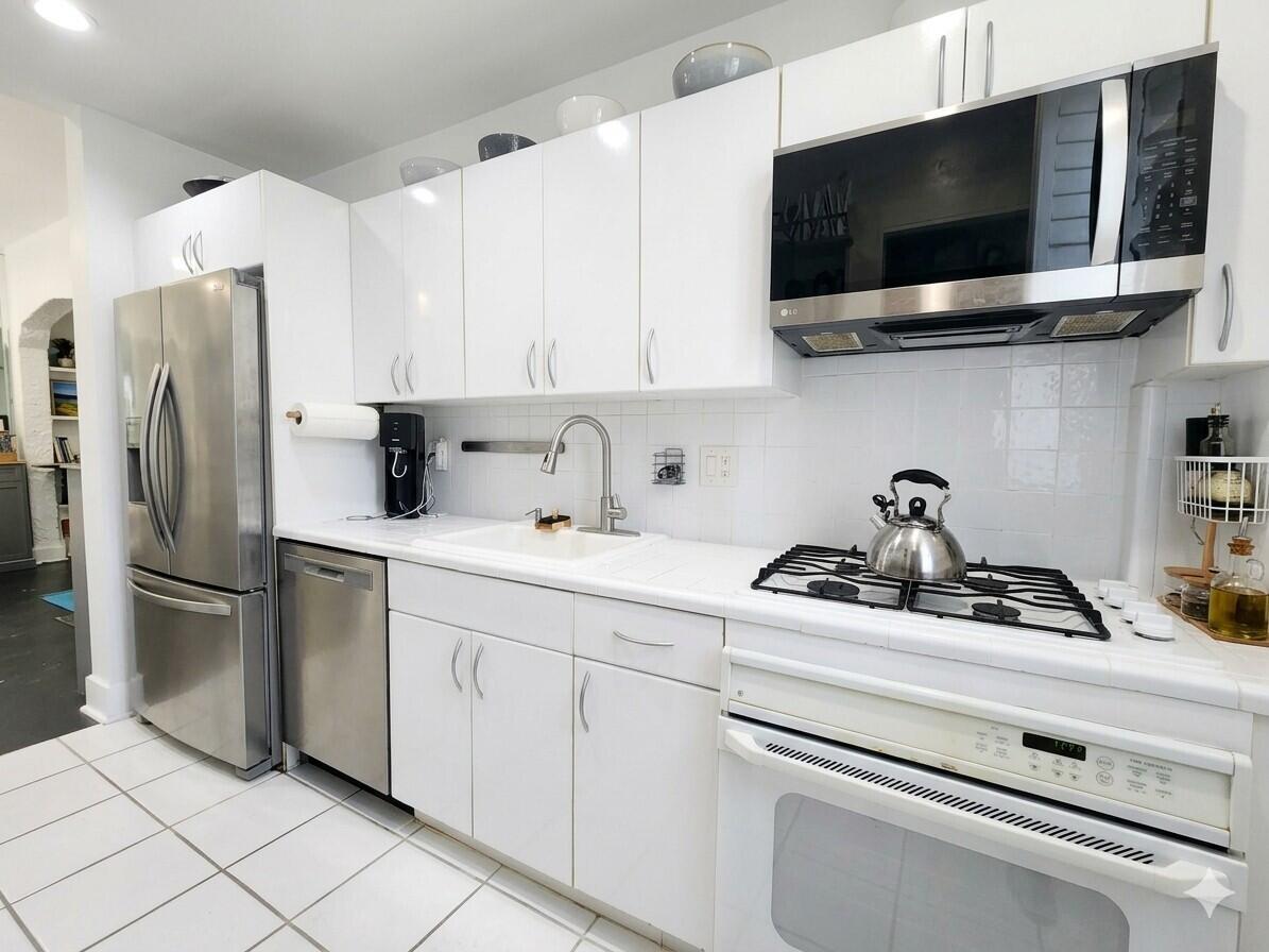 900 16th #102 Miami Beach, FL 33139