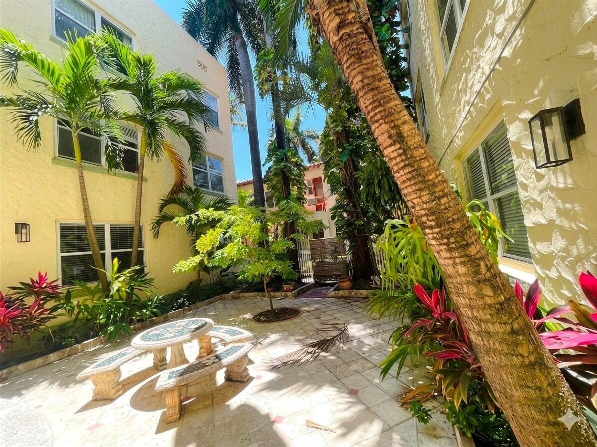 900 16th #102 Miami Beach, FL 33139
