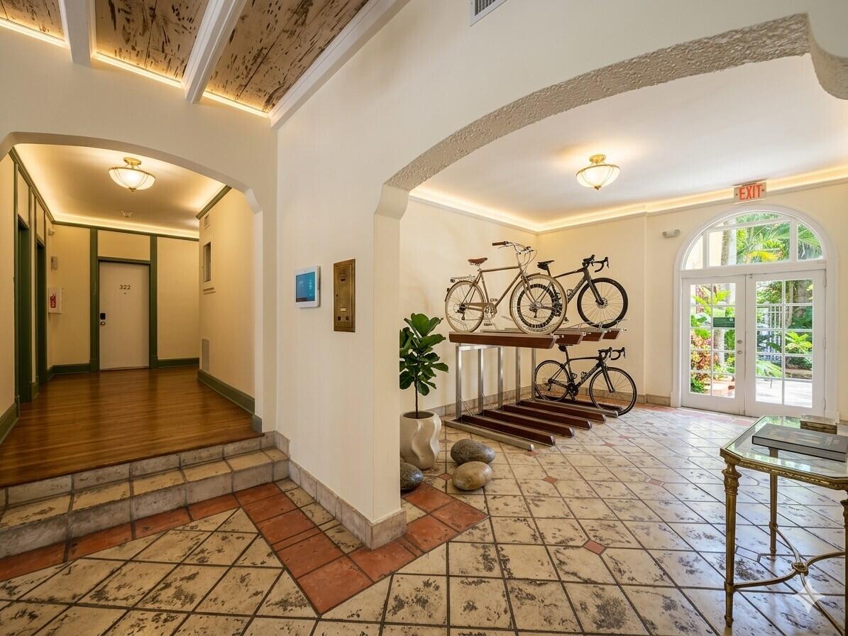 900 16th #102 Miami Beach, FL 33139