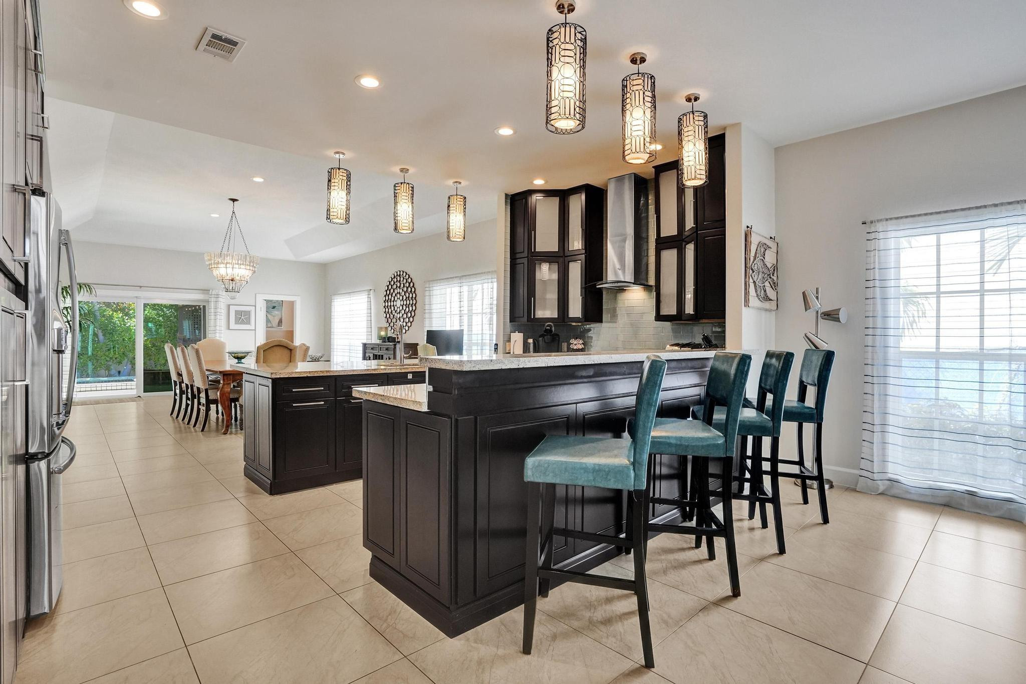 3043 Center Fort Lauderdale, FL 33308