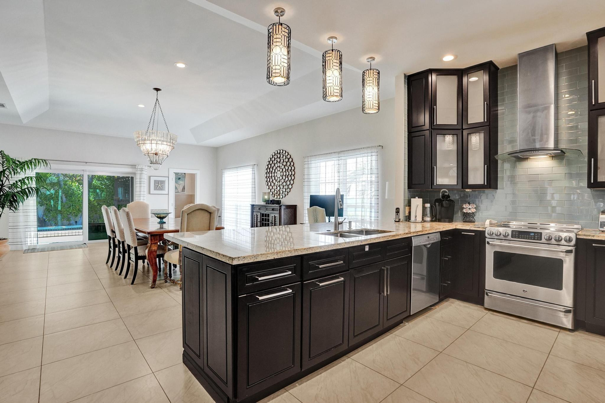 3043 Center Fort Lauderdale, FL 33308