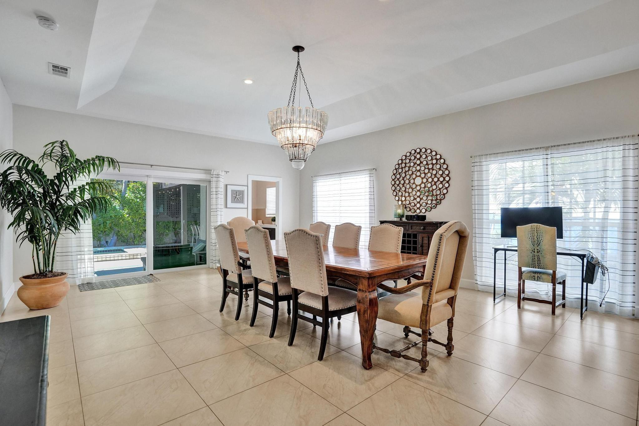 3043 Center Fort Lauderdale, FL 33308