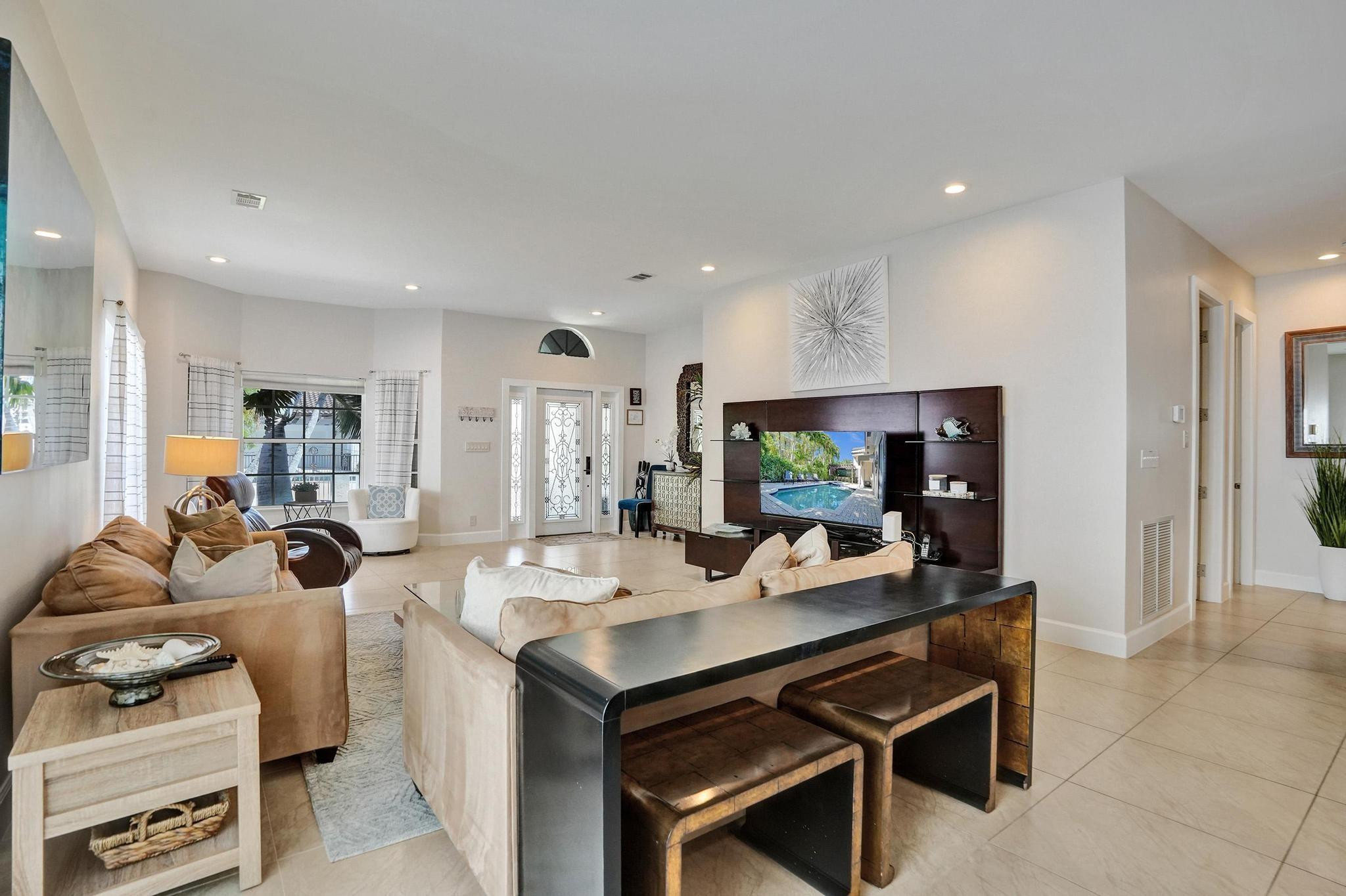 3043 Center Fort Lauderdale, FL 33308