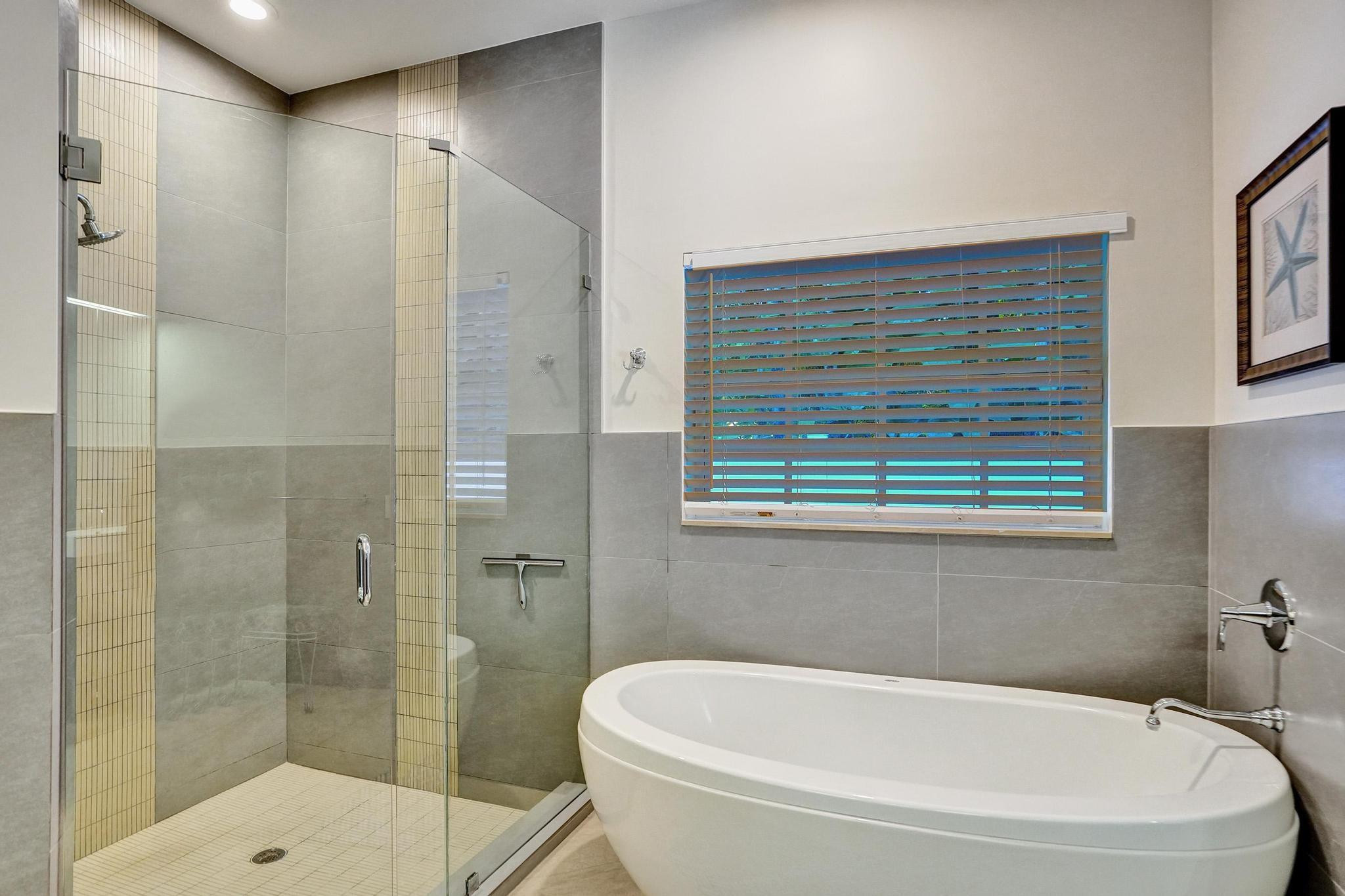 3043 Center Fort Lauderdale, FL 33308