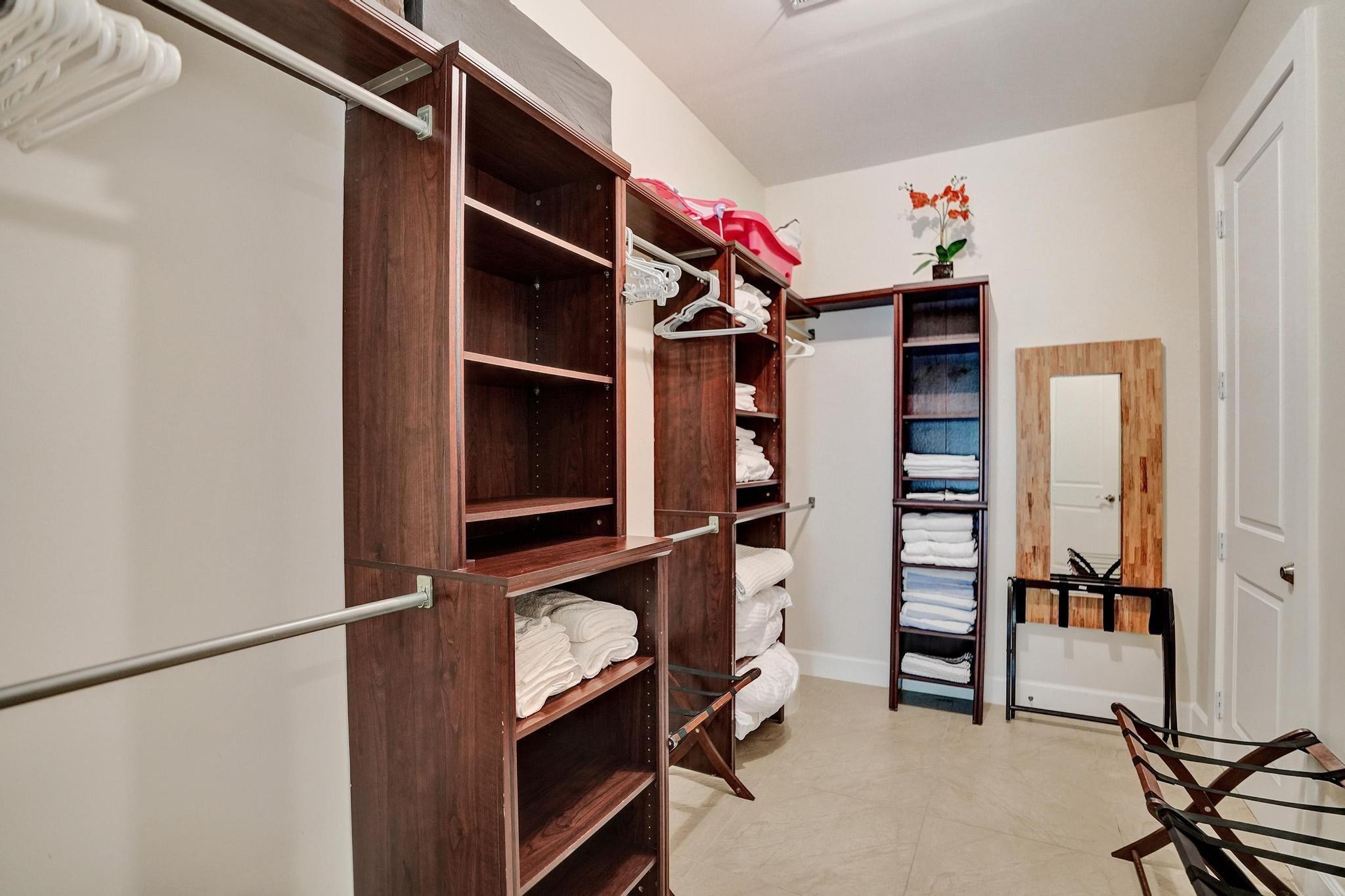 3043 Center Fort Lauderdale, FL 33308