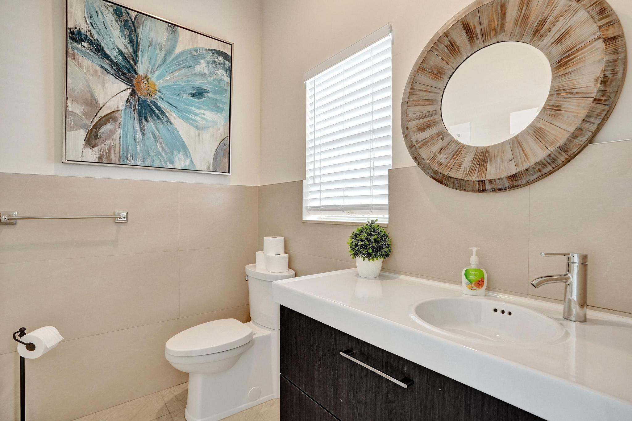 3043 Center Fort Lauderdale, FL 33308