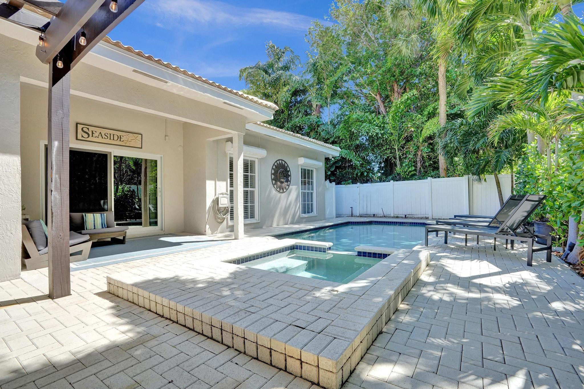3043 Center Fort Lauderdale, FL 33308