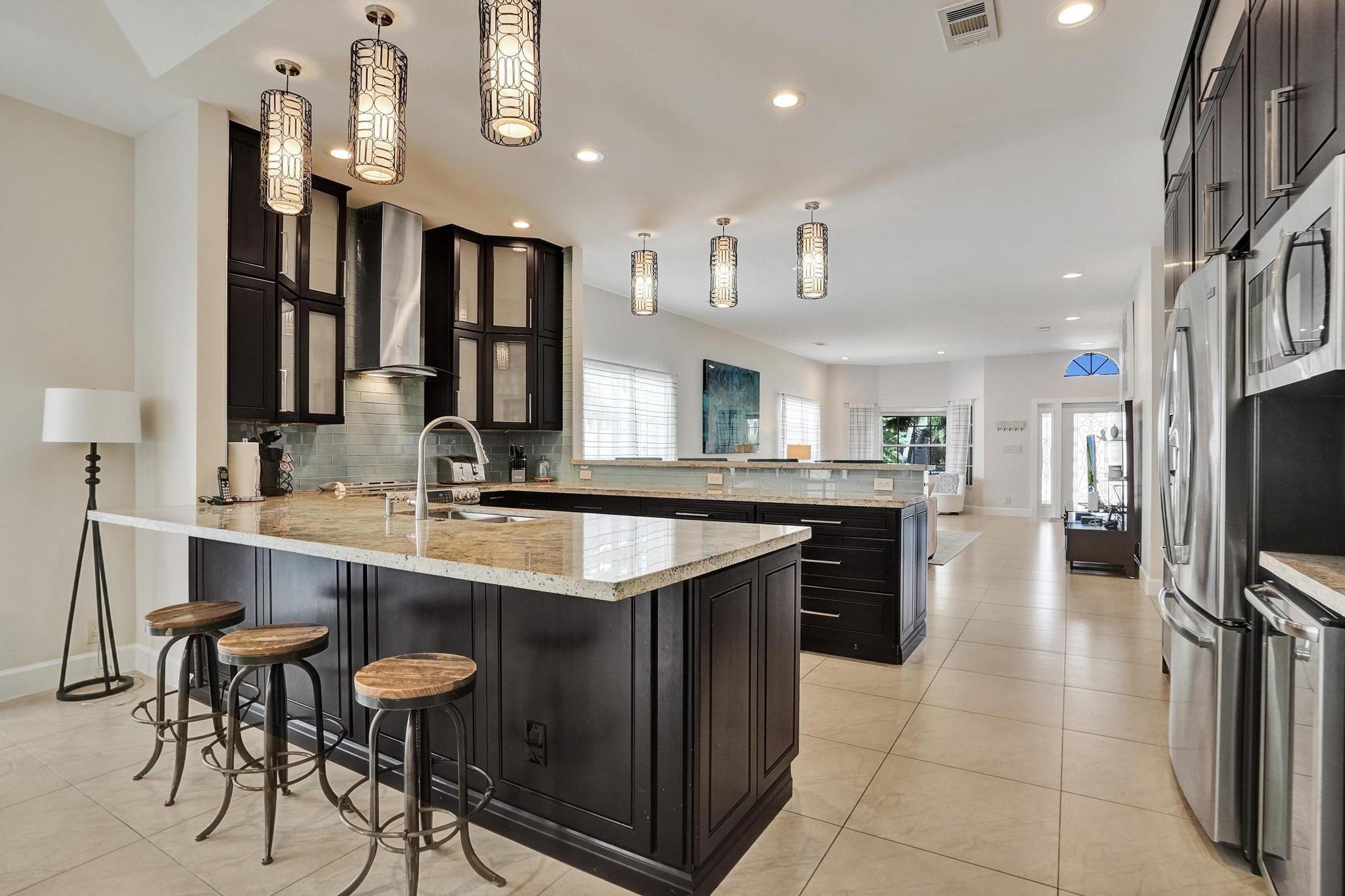 3043 Center Fort Lauderdale, FL 33308