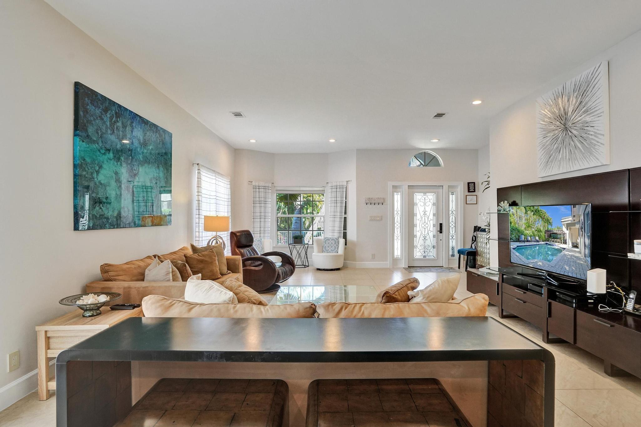 3043 Center Fort Lauderdale, FL 33308