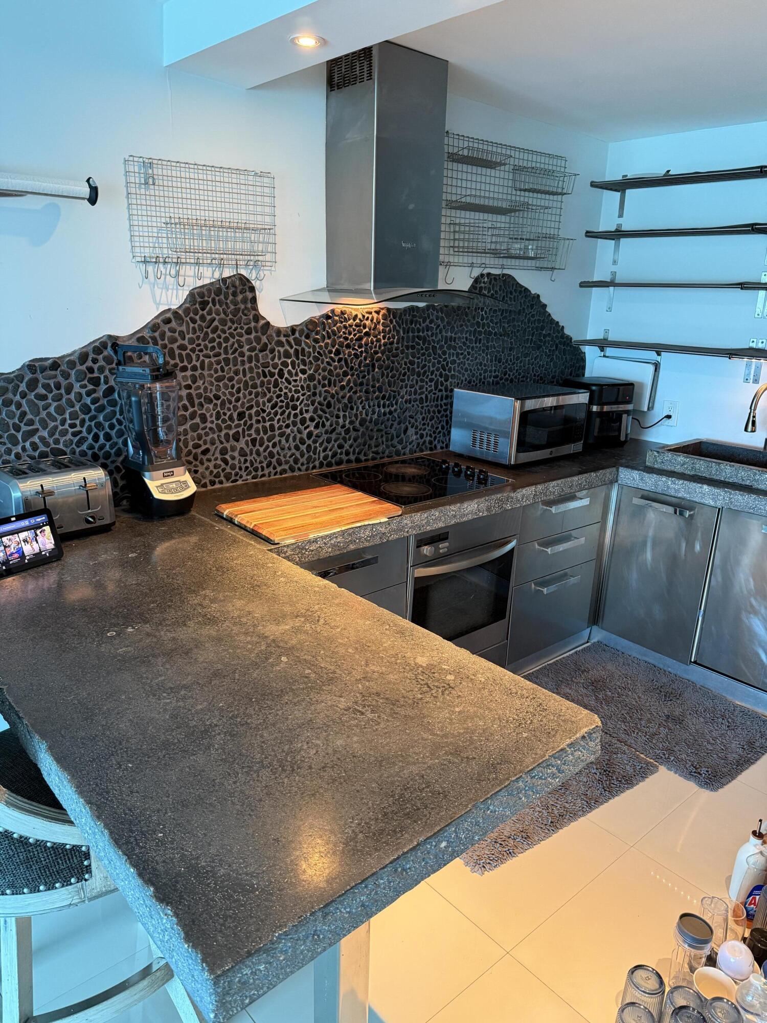 465 Ocean #320 Miami Beach, FL 33139