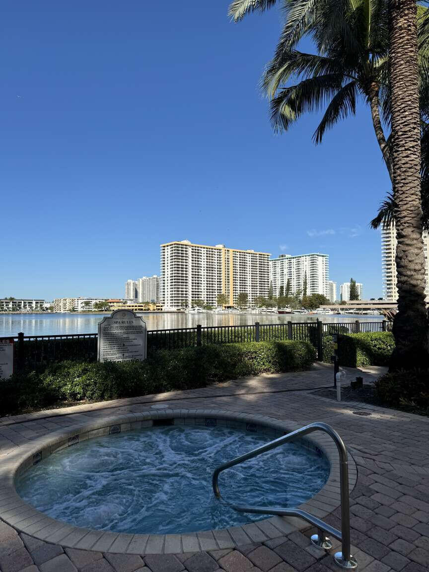 image Porto Bellagio Condo14